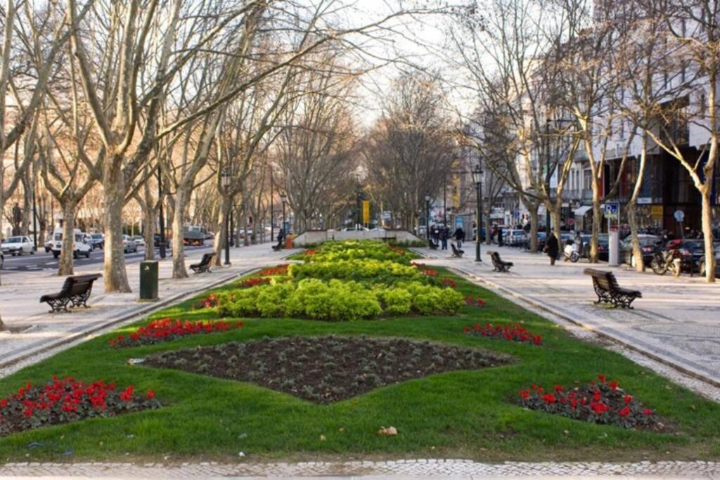 Av. Da Liberdade Comfortable Apt With Balcony Apartment Lisbon Exterior photo