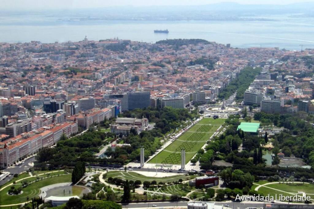 Av. Da Liberdade Comfortable Apt With Balcony Apartment Lisbon Exterior photo