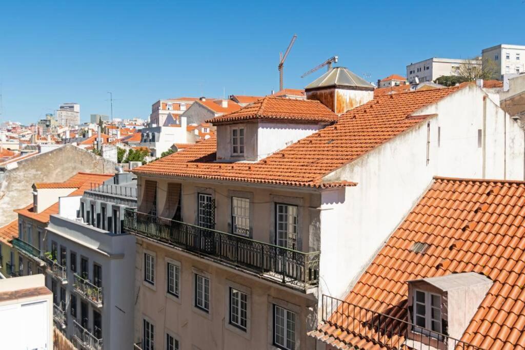 Av. Da Liberdade Comfortable Apt With Balcony Apartment Lisbon Exterior photo